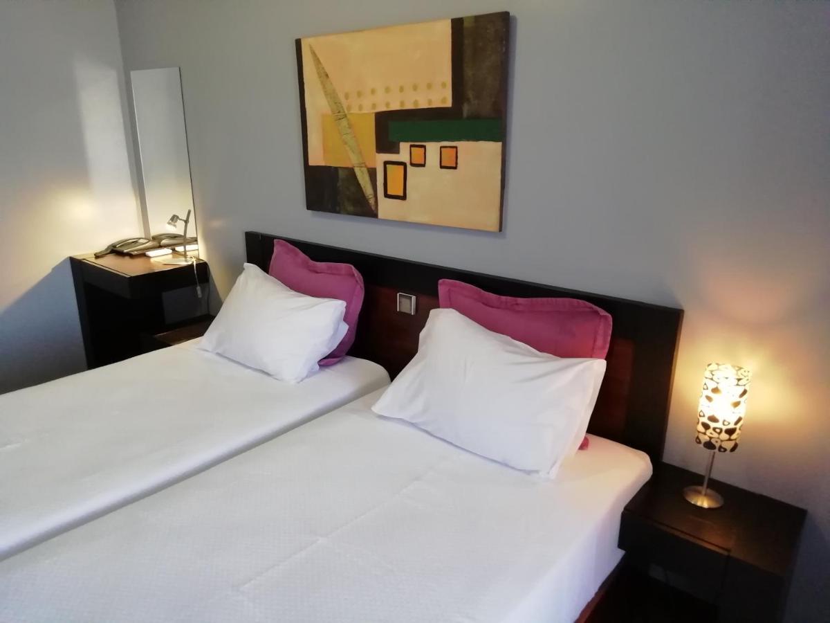 Hotel Dom Joao IV ギマランイス エクステリア 写真